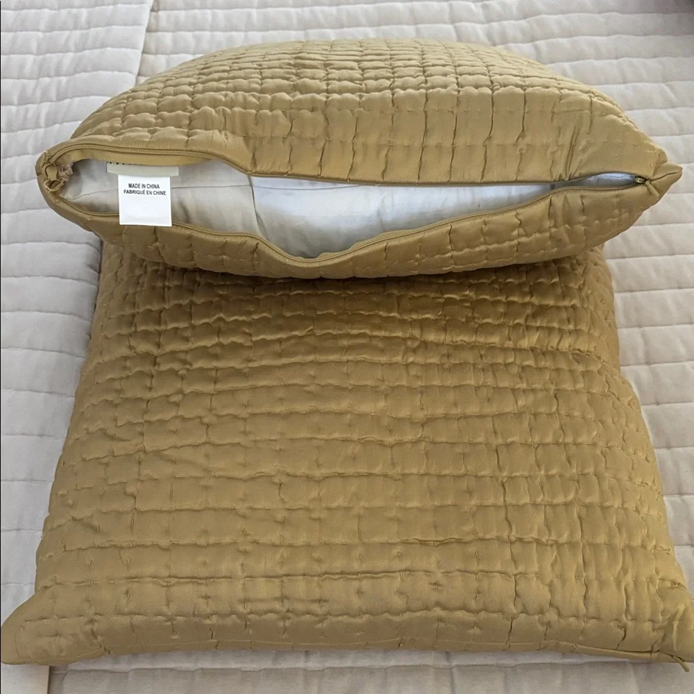 2 Pottery Barn Gold Textured Pillow Cover with inserts *NWT ✨